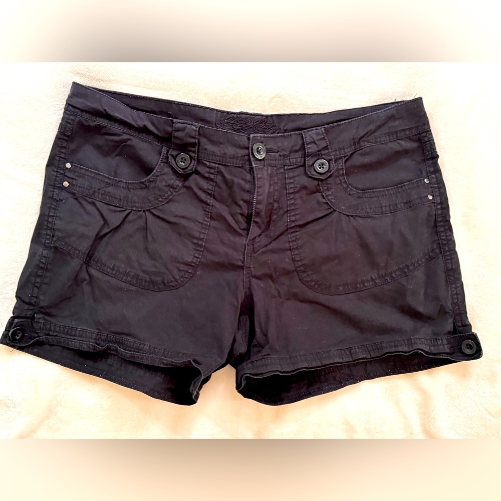 Woman’s Shorts NWOT. Sz 31
